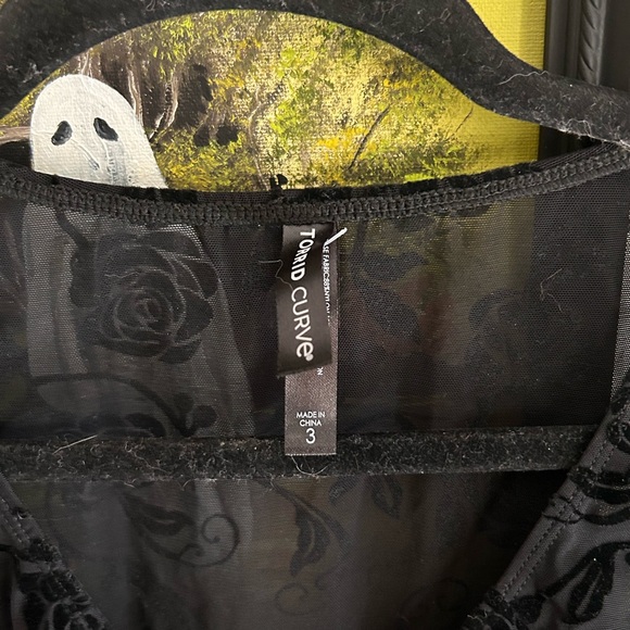 Torrid Flocked Mesh V-Neck Bodysuit - Picture 7 of 10